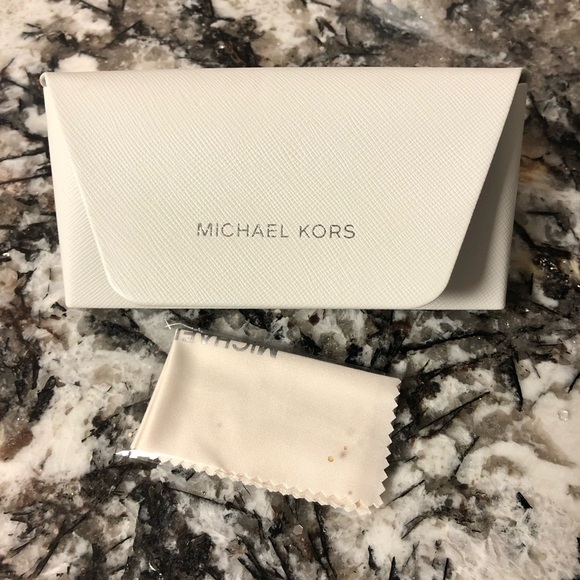 Michael Kors Sunglass Eyeglass Hardshell Case Snap Closure and Cloth - Picture 10 of 11